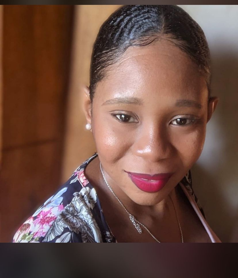 Frances40640747's tweet photo. Dans un pays en proie à la violence, même les plus instruits ne sont pas épargnés. Cependant, cette situation ne doit pas nous décourager ni nous faire perdre foi en l'éducation. Elle demeure une force essentielle pour résister à l'obscurantisme et construire un avenir meilleur. https://t.co/ydKN9CkYEy
