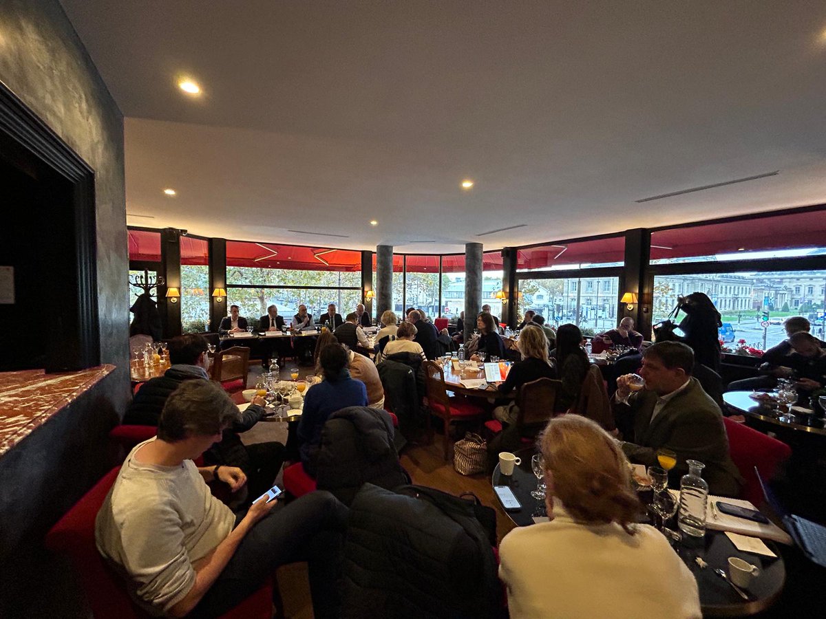 Interbev_fr's tweet photo. 🚨 Conférence de presse de 4 filières agricoles françaises pour dire NON à l’accord UE-Mercosur ! 🚨

INTERBEV, @Interpro_Anvol, AIBS et @intercereales ont pris la parole pour dénoncer, ensemble, les dangers de cet accord pour l’agriculture française et la #SouverainetéAlimentaire européenne.

La France doit tenir sa position historique et refuser catégoriquement toute conclusion de l’accord.

@jfguihard, président d’INTERBEV, a rappelé que cet accord « met en péril l’avenir de millions de producteurs français et les acteurs de la chaine agroalimentaire qui en dépendent ».

#ConferenceMercosur #Mercosur