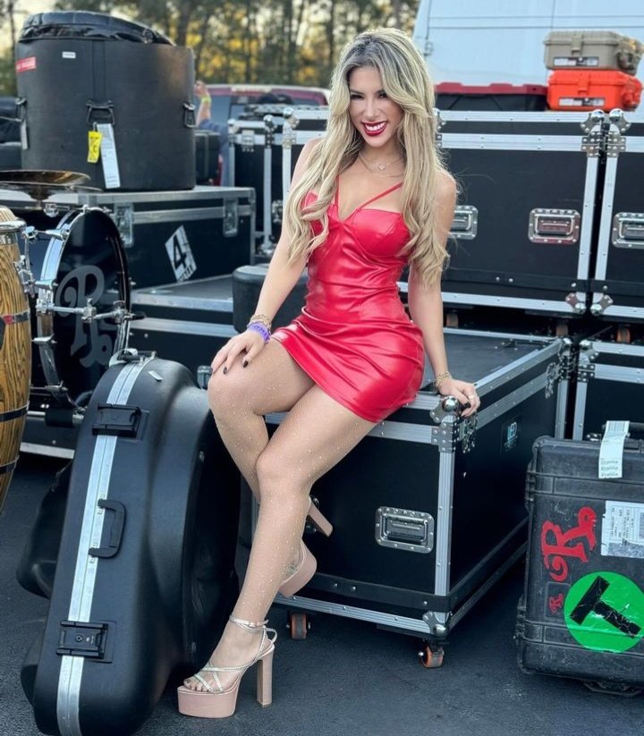 luisunamrebel's tweet image. Sensacional mi #DiosaSasso @pao_sasso ❤️😍😍😍😍😍😍😍😍
Te amo con todo mi ser @pao_sasso 
#PaoSasso #BarbieSasso 
#PaoSassoLaMala