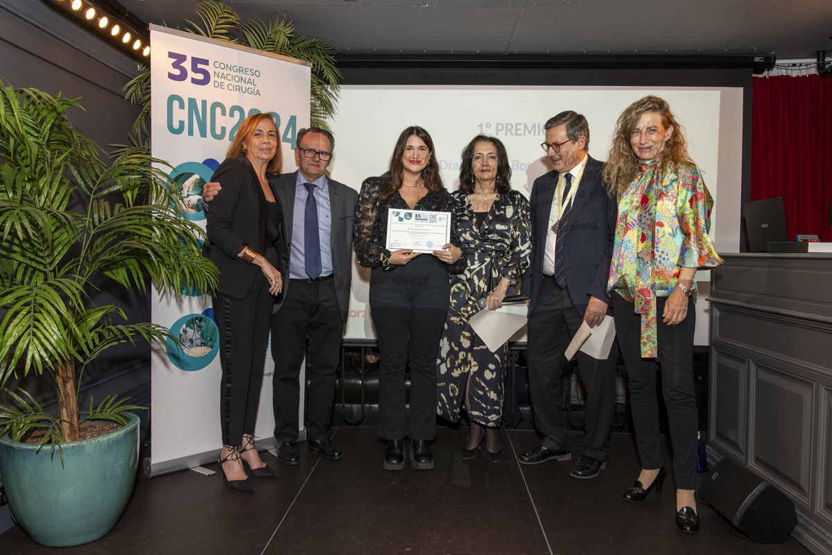 aecirujanos (@aecirujanos) on Twitter photo 🏅#premiocasosclinicosinéditos: CASO CLÍNICO: "Resección aislada del lóbulo caudado asistida por robot con acceso al pedículo glissoniano: una técnica quirúrgica segura y factible."
Recoge la Dra. Gemma Bosch Silvela del <a href="/hospitaldelmar/">Hospital del Mar</a>
<a href="/CorzaMedical/">Corza Medical</a> 🏅#premiocasosclinicosinéditos: CASO CLÍNICO: "Resección aislada del lóbulo caudado asistida por robot con acceso al pedículo glissoniano: una técnica quirúrgica segura y factible."
Recoge la Dra. Gemma Bosch Silvela del <a href="/hospitaldelmar/">Hospital del Mar</a>
<a href="/CorzaMedical/">Corza Medical</a>