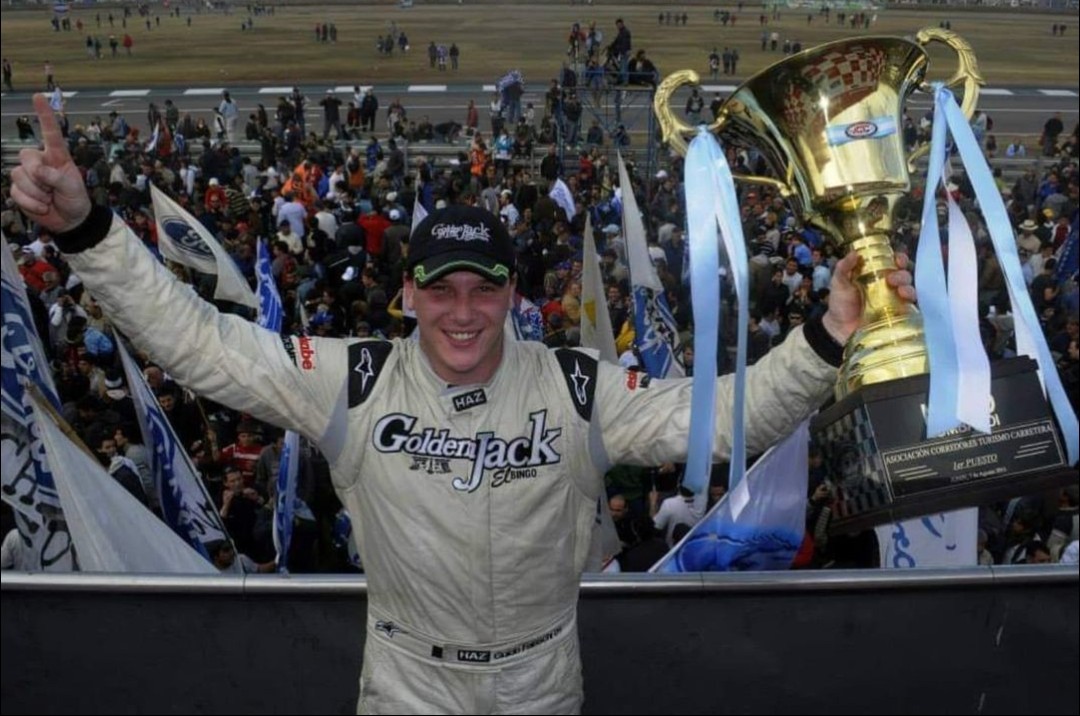 RafaaPorciello_'s tweet image. Por siempre Guido🤴🏻💚 

13 años que nos robaron la ilusión y se llevaron la vida de un pibe talentoso y buena gente.

13 años donde fallo todo y se priorizo el show en vez de la vida. 

13 años sin mi piloto preferido

#YoNoMeOlvidoDeGuidoFalaschi