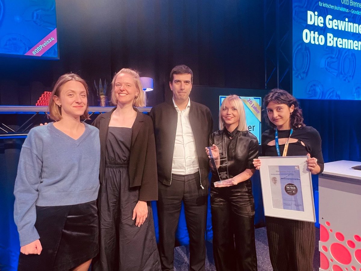 Yesterday, <a href="/paper_trail_m/">paper trail media</a> accepted the <a href="/OBSFrankfurt/">Otto Brenner Stiftung</a> Award on behalf of all the #GazaProject media partners. This recognition underscores the vital need for journalistic access in conflict zones—especially in #Gaza, where Palestinian journalists face daily threats to keep the