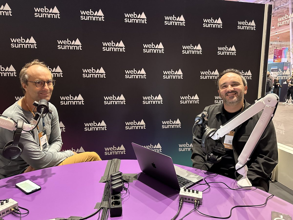 sesamers's tweet photo. #TheSelected podcast is live at @WebSummit !
From @Google to Niantic and now @LVMH , Mathieu de Fayet, Chief Applied Innovation Officer, shares his journey of blending tech and luxury, exploring AI, Web3, and immersive experiences to redefine the future of customer engagement! 🦄