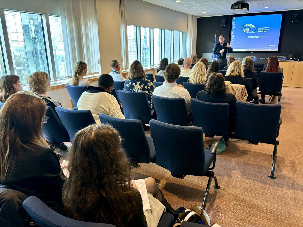 pjoriordan's tweet photo. Many thanks to our Irish MEPs 🇮🇪 🇪🇺 @AodhanORiordain @BarryAndrewsMEP &amp; @McNamaraMEP for meeting and discussing with our @EPinIreland @eurireland group of officials &amp; stakeholders working in the field of #Migration during their visit to the @Europarl_EN in Brussels today https://t.co/F5Wr8pL4zR