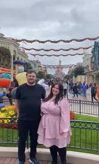 MabNetScot's tweet image. Amazing News💍

Under the enchanting glow of Sleeping Beauty's Castle, a fairytale came to life, when our beloved Dylan Clarkson, knelt before his princess, Jasmine, and asked for her hand in marriage. It was a moment that rivaled the magic of any Disney story.

@disneylandparis