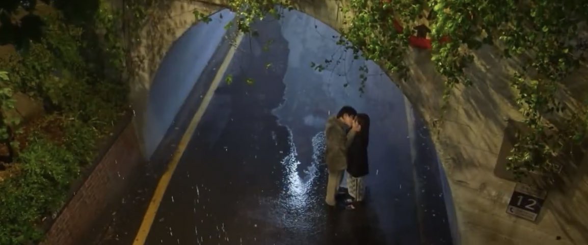 damibeen's tweet photo. “juwon-ah, yoon juwon can you look at me?” and proceeds to kiss THE CROWDS WENT WILD 

#FamilyByChoice #FamilyByChoiceEp11 https://t.co/PiaIYfwUjC