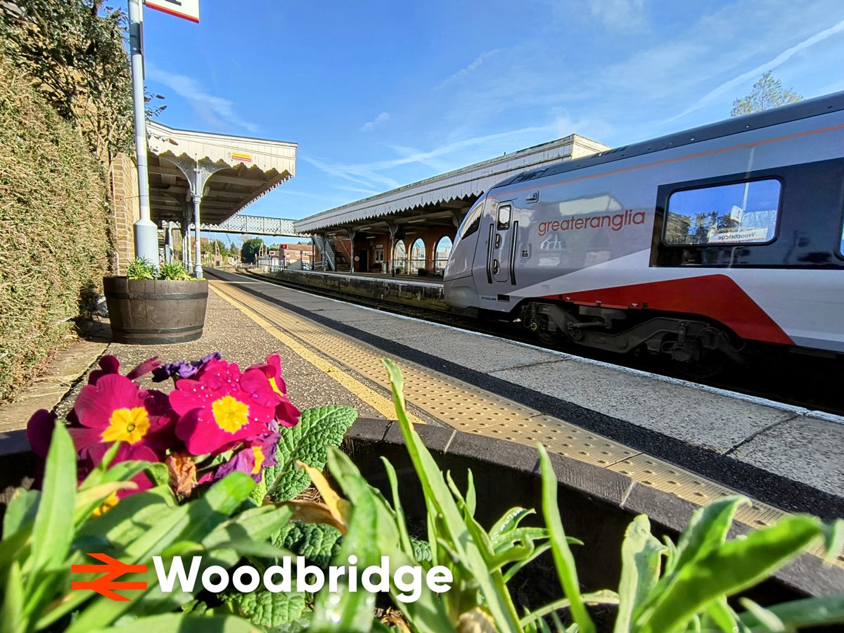 EastSuffolkLine's tweet photo. What a difference a week makes weatherwise!

Wednesday at @greateranglia #Woodbridge looking wonderful thanks to Dan and the dedicated team of volunteer station adopters. https://t.co/JeSSLvSYAF