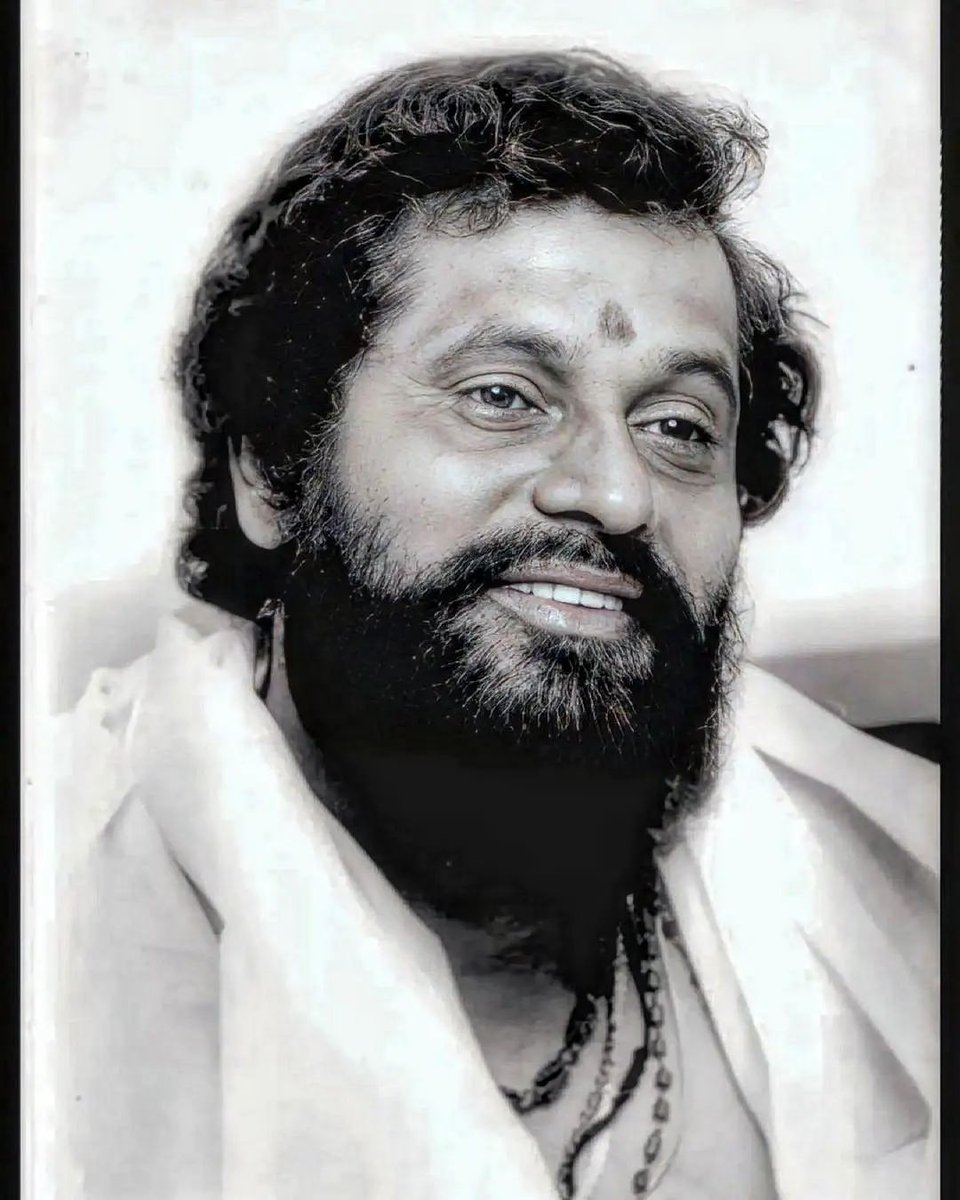 VaibhavYadu_RSS's tweet photo. "धर्मवीर मान. आनंद दिघे साहेब"
जिन्हें पूरे ठाणे के लोग अपना भगवान मानते हैं।
जो कभी भी अपने लिए नहीं जिये, बल्कि पूरे समाज के लिए अपना जीवन समर्पित कर दिये।
एक ऐसे व्यक्ति जिन्हें "ठाणे का ठाकरे" कहना गलत नहीं होगा।
#धर्मवीर #Dharmveer #Dharmveer2 https://t.co/nfZ7ZGUOSE