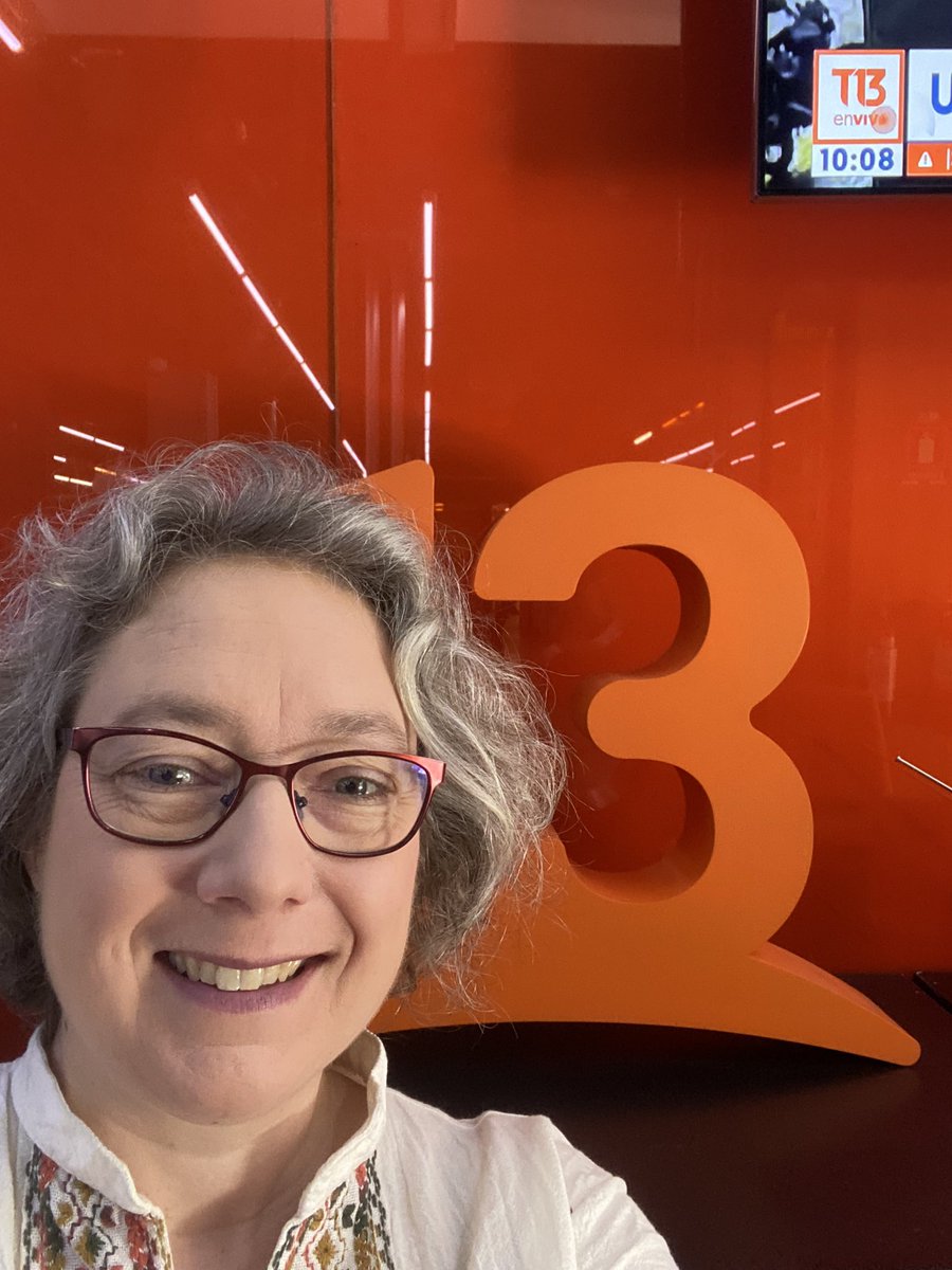 📻| Te invitamos a escuchar a la editora general del #Informeddhhudp 2024 <a href="/JSchonsteiner/">Judith Schonsteiner</a> hoy a las 10:30 horas, junto a <a href="/caguilarT13/">Chantal Aguilar</a> en <a href="/T13/">T13</a>. 

🔗 únete aquí: 13.cl/en-vivo