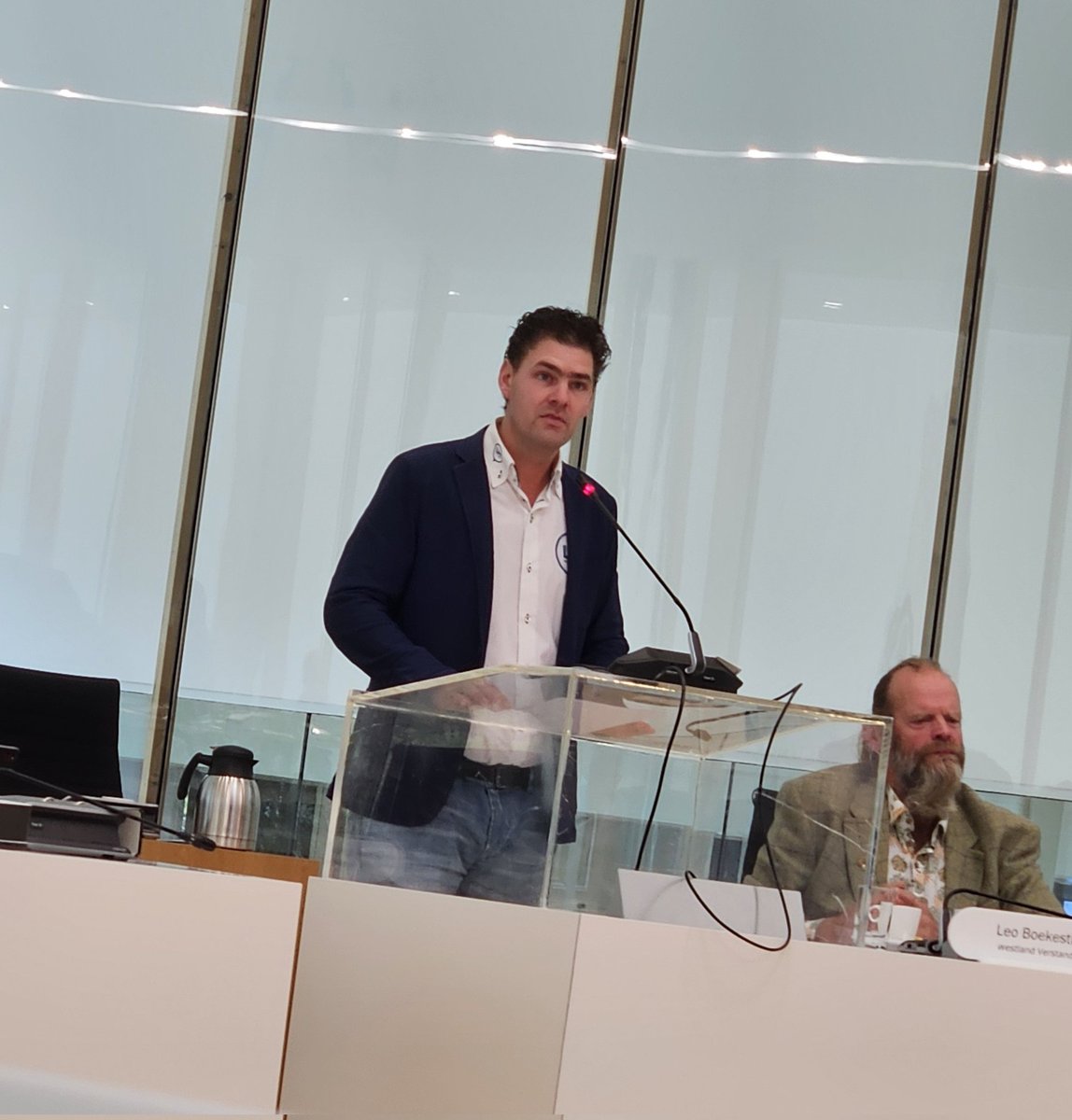 Stevige inbreng van onze fractievoorzitter Dave van Koppen bij de behandeling van de gemeentebegroting 2025-2028. In tweeënhalf jaar is er eigenlijk niets gebeurt en loopt de gemeentebelastingen op met meer dan 5%.
#wldebat #stilstandisachteruitgang