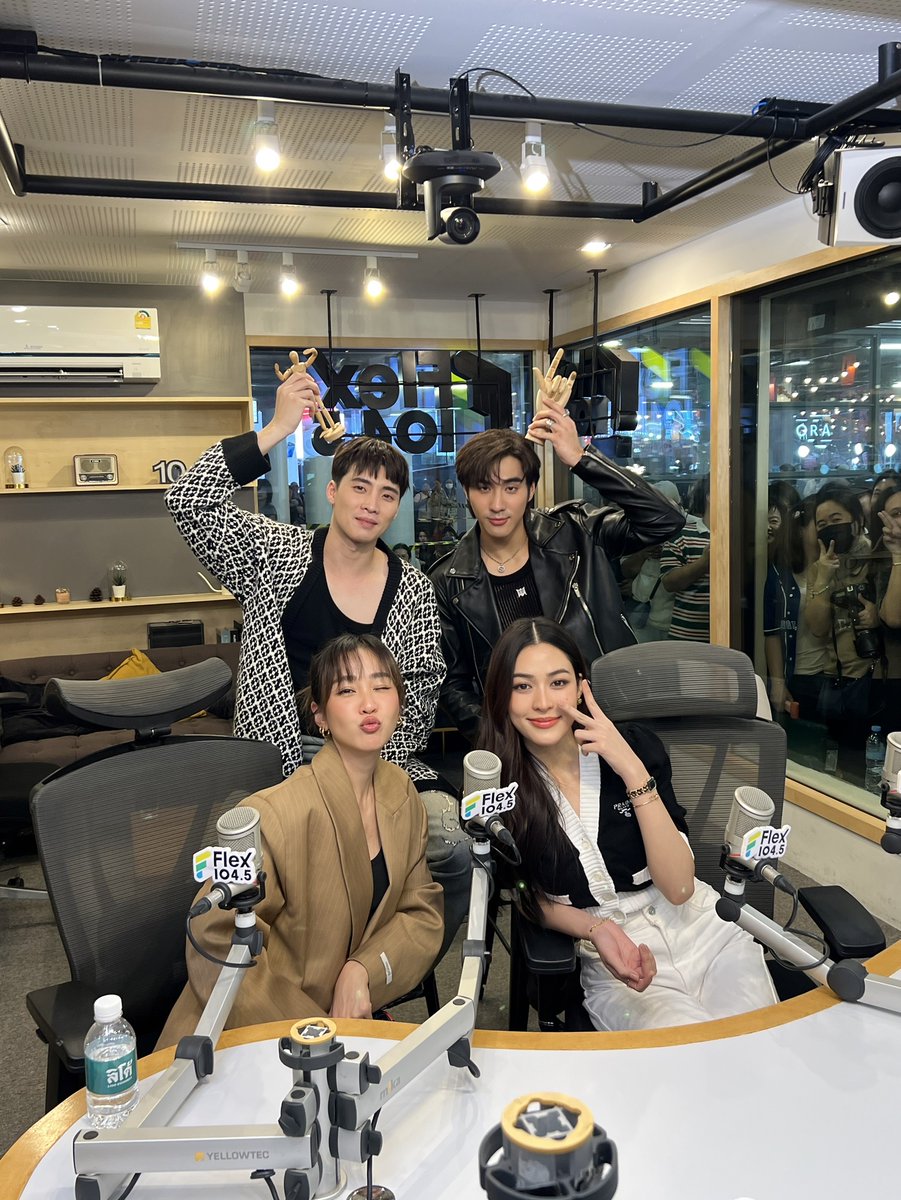 SeesanBunterng's tweet photo. Flex Talk จบแล้ว อย่าลืมติดตาม หลิงหลิง, มีน, ปีเตอร์แพน, น้ำหนึ่ง” กันต่อคืนนี้ #หนึ่งในร้อย ดูสดๆ พร้อมกันทาง ช่อง 3 กด 33 มือถือกด 3plus  

#Flex1045xหนึ่งในร้อย https://t.co/yWqg0ep89Z