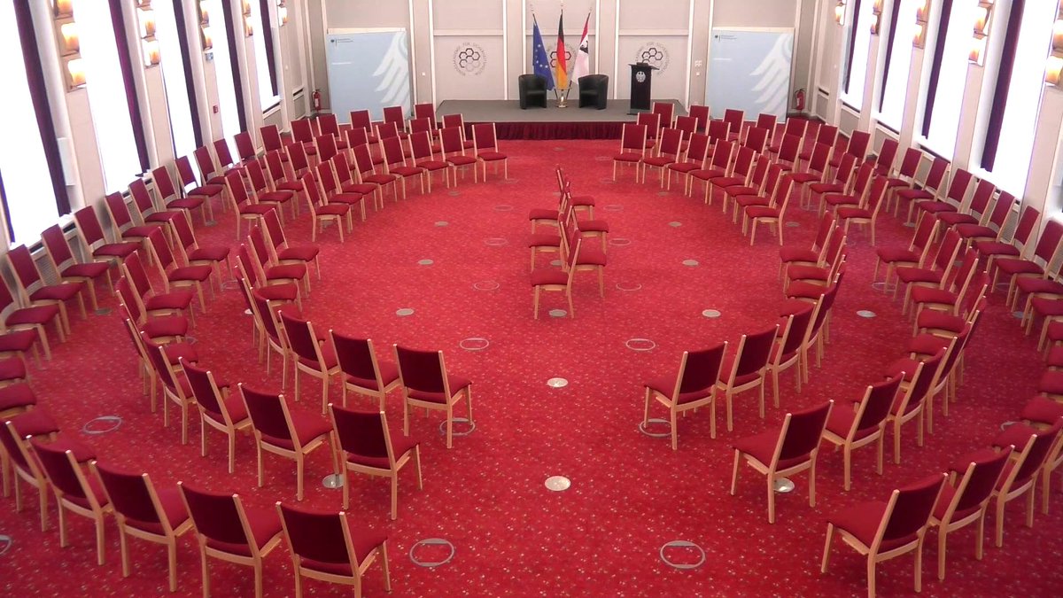 BAKS_Bund's tweet photo. Morgen an der BAKS: Freundeskreis, #AKJS, Alumni und BAKS-Netz treffen sich zum #Aktuell2024
Sie diskutieren im Fish-Bowl-Format mit dem 🇩🇪 militärischen Vertreter in der NATO, GL Wien @GermanyNATO und Abteilungsleiter Meyer @BMZ_Bund über #Frieden und #Sicherheit im 21. Jh. https://t.co/M95Endhmqv