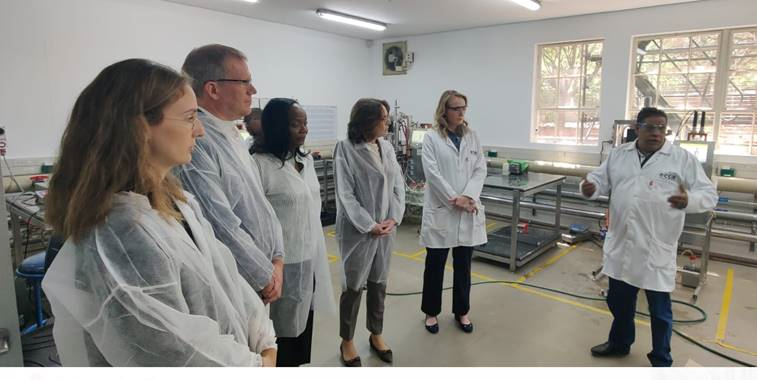 EUinSA's tweet photo. #TeamEurope is proud to support the CSIR Biomanufacturing Training Hub's infrastructural upgrades and skills development, empowering young people in the bio-manufacturing value chain. We support the production of vaccines and health products in Africa for the African market. https://t.co/asBAKxw3p9