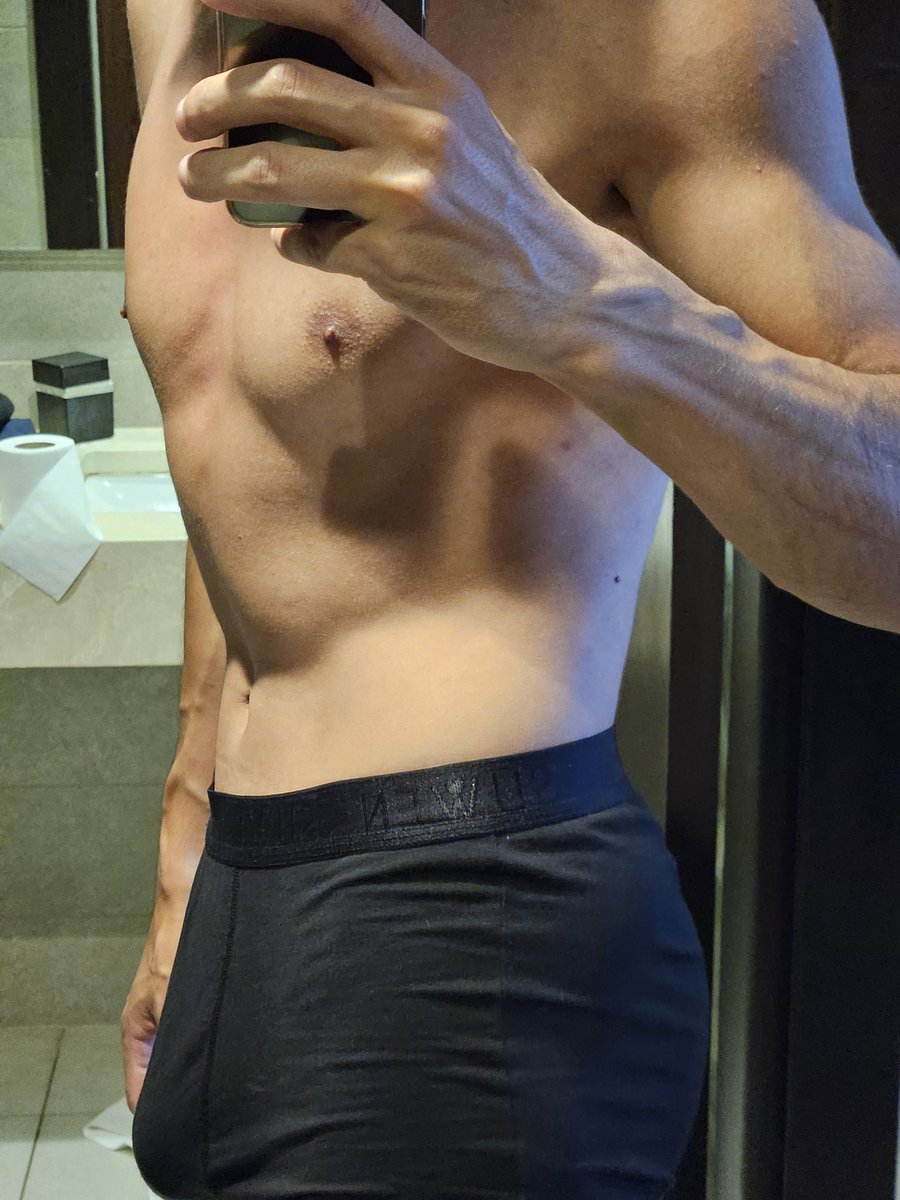 Geceye hazırlık 😋
#tekerkek #cuckold #hotwife