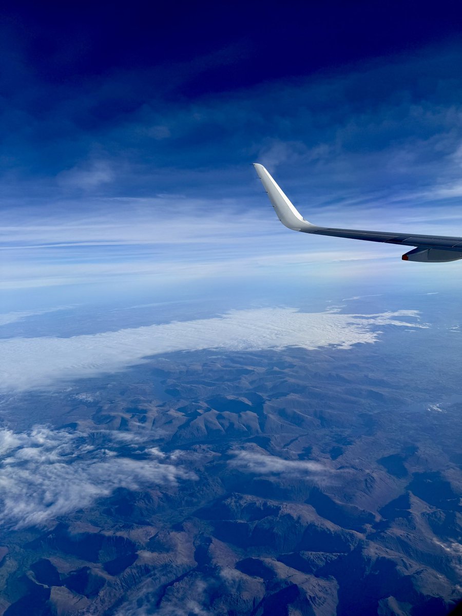 skhsusieq's tweet photo. When you get allocated the back of the plane window seat you take full advantage of the views 

#sky #flying #views #planelife #airtravel #flyinghigh #skyviews #clouds #planeviews https://t.co/SRB1kgTGm3