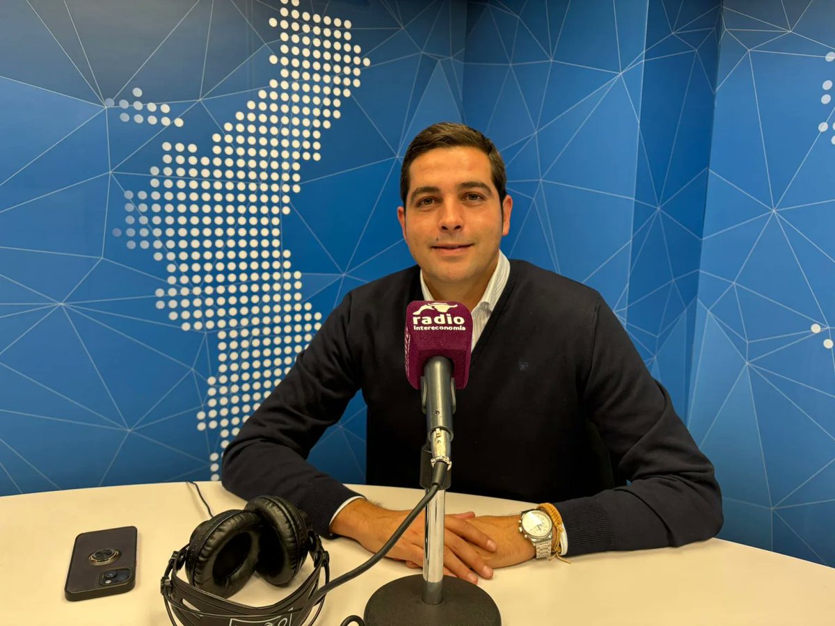 Guillermo López-Lázaro “Competidores buscan mostrar las peores imágenes de Valencia para aprovecharse” 🌧️El director de mercados de Euroairlines, López-Lázaro, ha señalado ante el impacto de la DANA en Valencia y alrededores, las reservas turísticas han caído drásticamente 🏨⬇️.