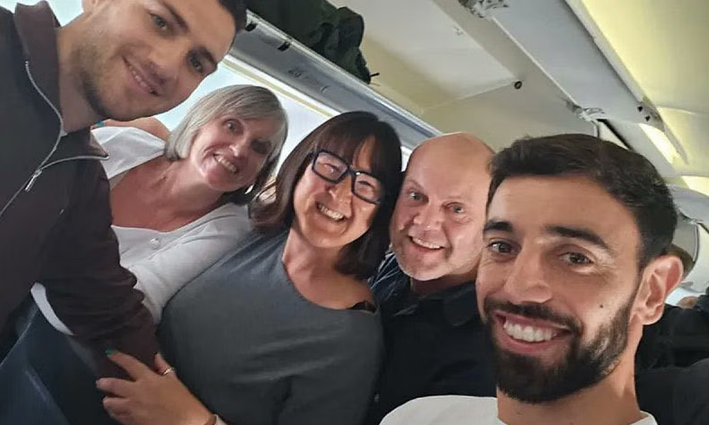 মাঠের বাইরের ‘অ্যাসিস্টে’ আলোচনায় পর্তুগিজ তারকা