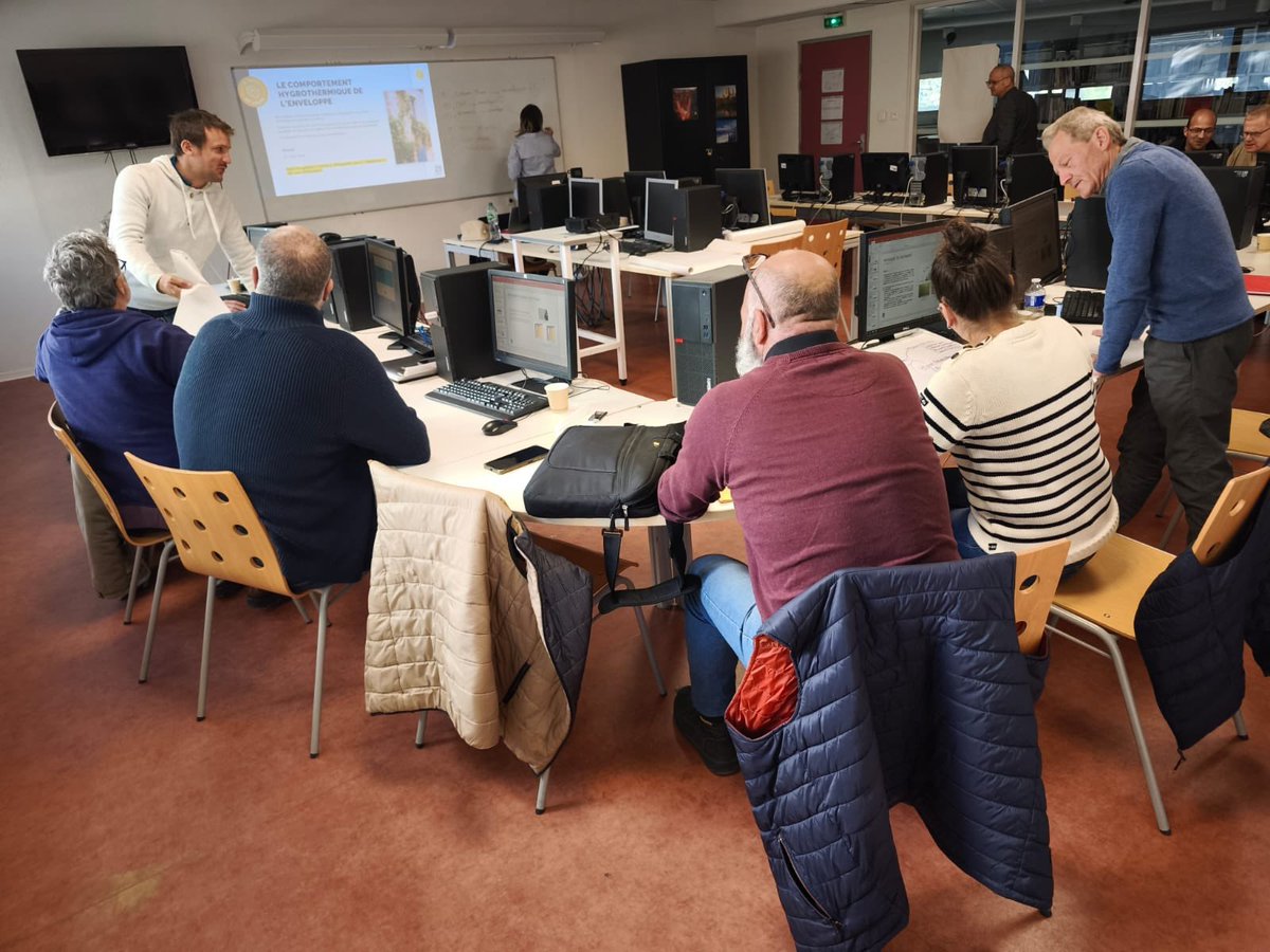LdLycee's tweet photo. Formation #FEEBAT pour nos enseignants et formateurs: prendre le virage de la rénovation énergétique des bâtiments (secteur en forte expansion ). Suivre au plus près les évolutions du secteur professionnel pour construire au mieux l’avenir avec nos usagers @AcademieNice https://t.co/sHyiB0hNRa