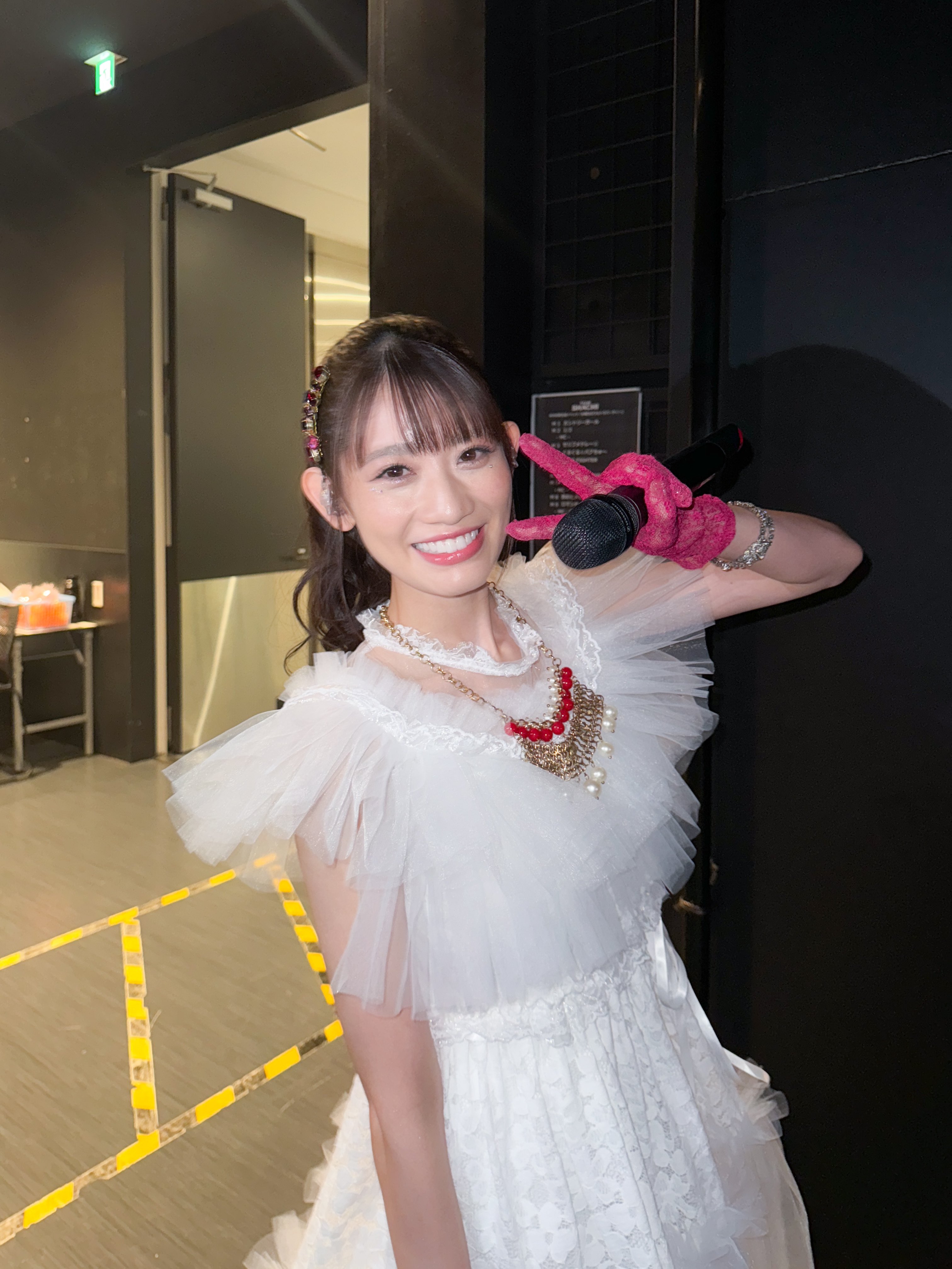 ☆限定品☆チームシャチ 秋本帆華さん コメント＆サイン入りポスター(生誕祭限定) チームシャチ 秋本帆華さん 生誕生写真 サイン コメントあり
