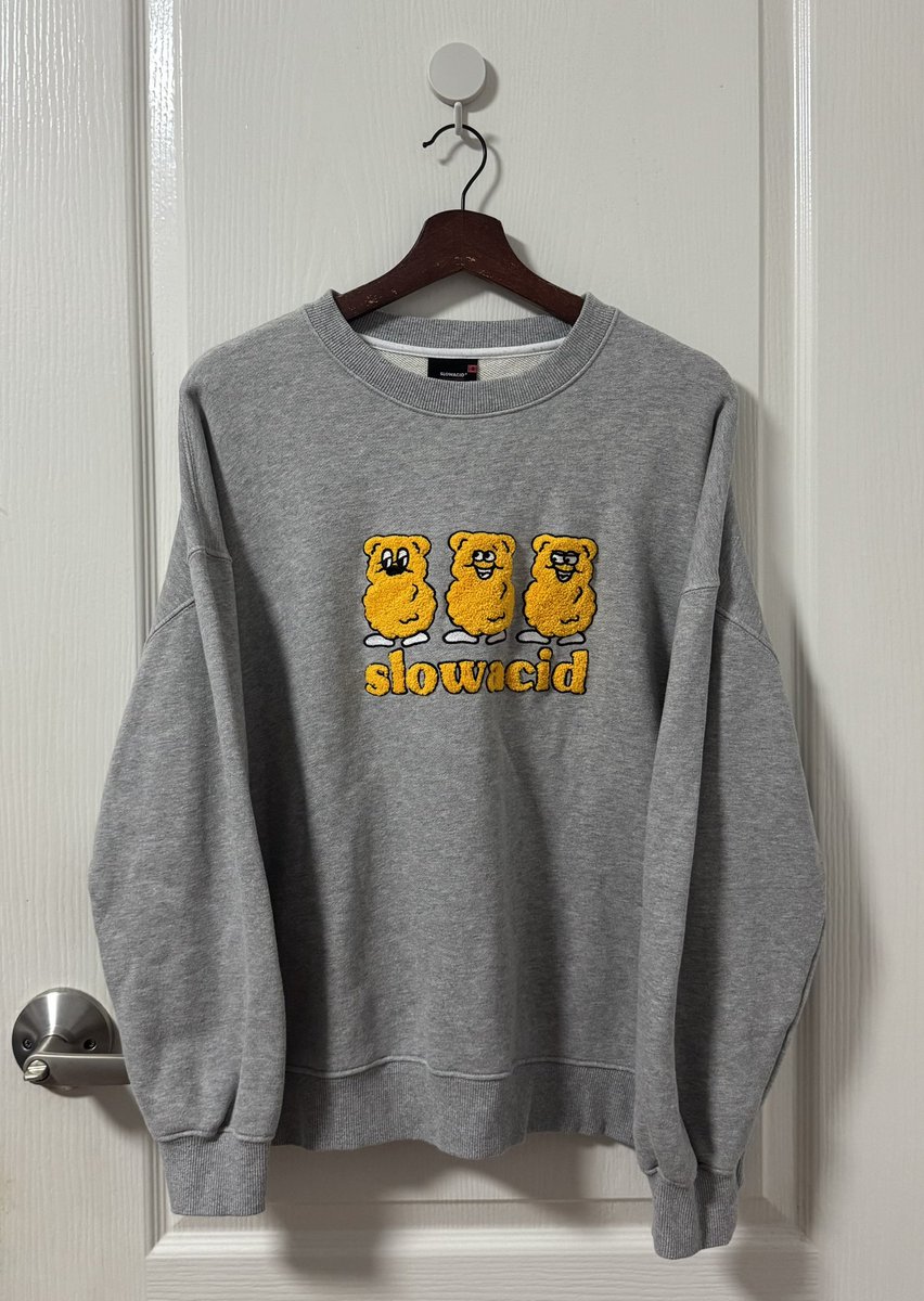 Princesseieiii's tweet photo. Slow acid sweater แบบแฮชาน มี teddy bear 3 ตุว น่าร้ากมากมาย
size : 52” / 26”
🛵 480 บาท ส่งฟรี!

#slowacid #พรีออเดอร์เกาหลี #ส่งต่อ #ส่งต่อเสื้อผ้ามือสอง #เสื้อผ้าy2k #y2kthailand #EBFD #โล๊ะตู้ #สเวตเตอร์มือสอง #สเวตเตอร์เกาหลี #NCTDREAM #ตลาดนัดBUS #ตลาดนัดnct127 #ตลาดนัดnct https://t.co/QlSrxrzOaB
