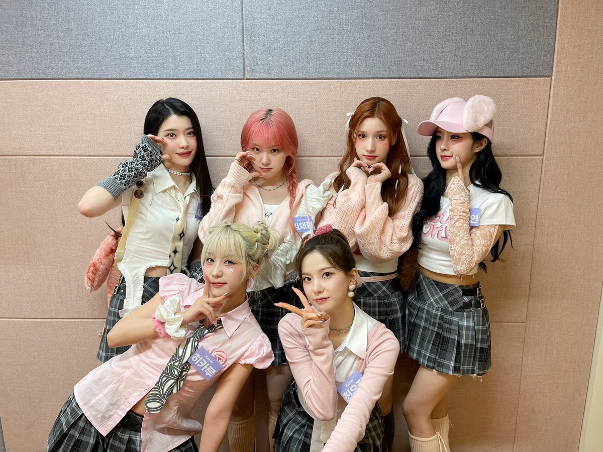 official_kep1er's tweet photo. [Catch the moment 📸]

#아이돌라디오4 에서
깜찍 켚둥이들 find find out✨

🗣️ : 7번 Kep1er !!
ㄴ 💜Kep1ian💜
케플러하면 무조건 케플리안🥰
우린 사랑이잖아..🩷

앞으로도 영원히 짱플리안과
함께 달려가고 싶어🪽

#Kep1er #케플러
#TIPI_TAP #Kep1er_TIPITAP https://t.co/XywLhZn5QF