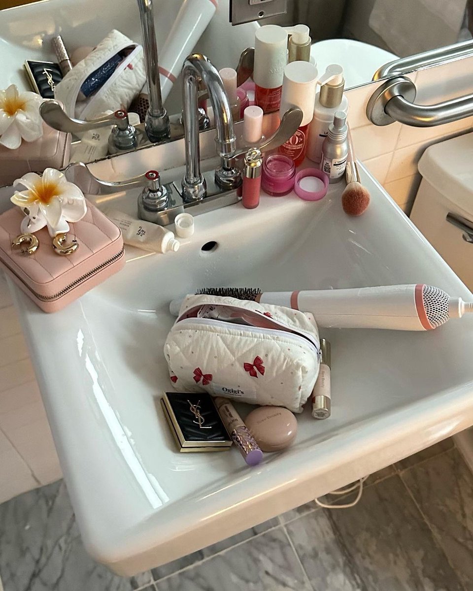 visualtherapy0's tweet image. 41 days until Christmas Eve 🌲