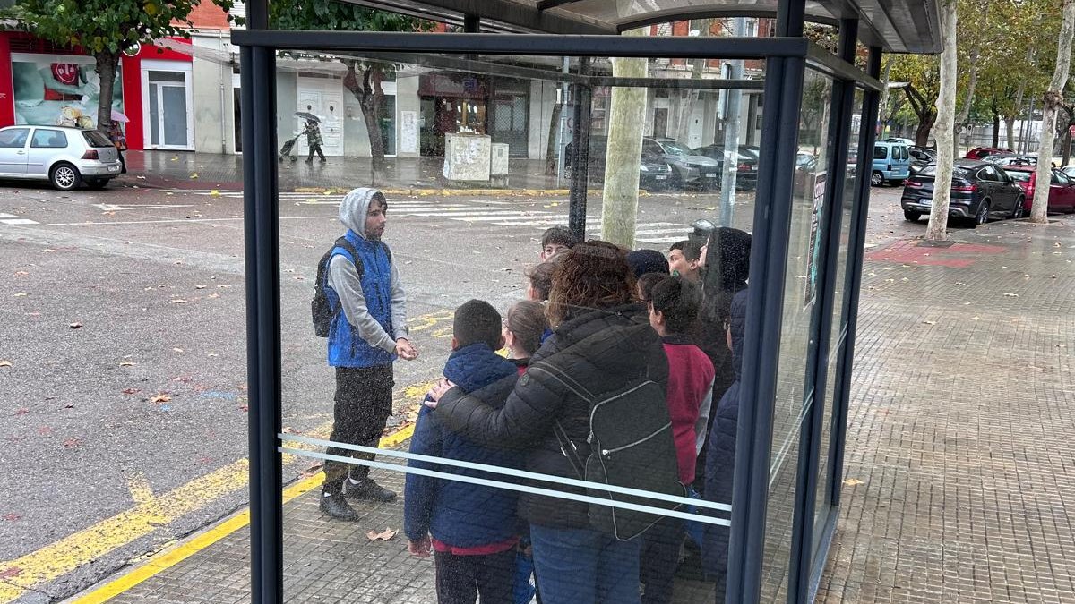 🌍La Regidoria de Mobilitat i l'<a href="/amtu_cat/">AMTU</a> promouen el transport públic.

👩‍🍼Els alumnes de 5è de les escoles #BernatdeMogoda, #Tabor i #SagradaFamília aprenen sobre Mobilitat Sostenible.   

🚌Amb l'activitat "Viatjo amb tu" pugen al bus urbà de Santa Perpètua de Mogoda.