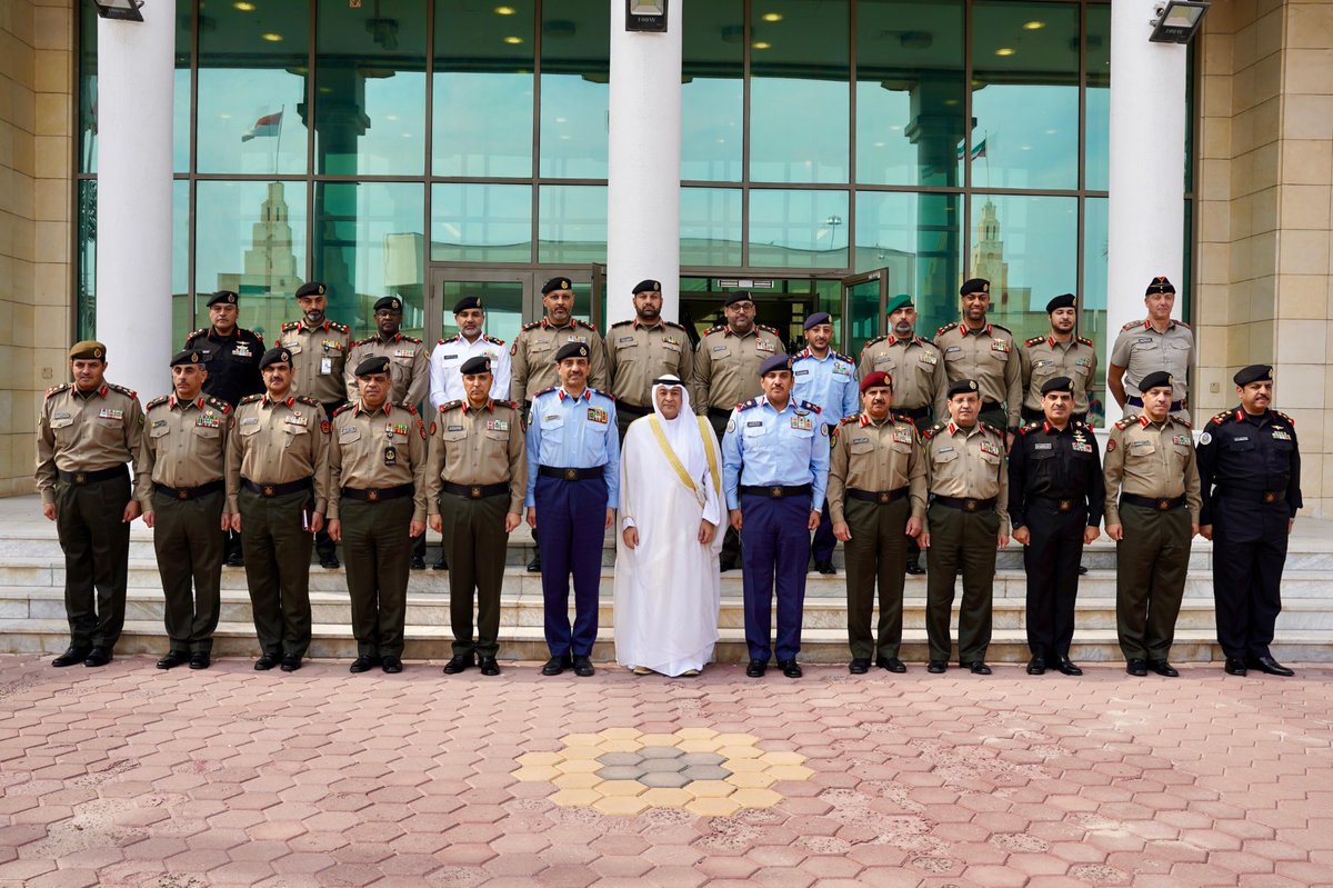 kuna_en's tweet photo. GCC chief delivers lecture at Kuwaiti army's Mubarak Al-Abdullah College of Joint Command and Staff
https://t.co/UzTuiJV7zt
#KUNA #KUWAIT #KuwaitArmyGHQ https://t.co/XhrS8oSlFA