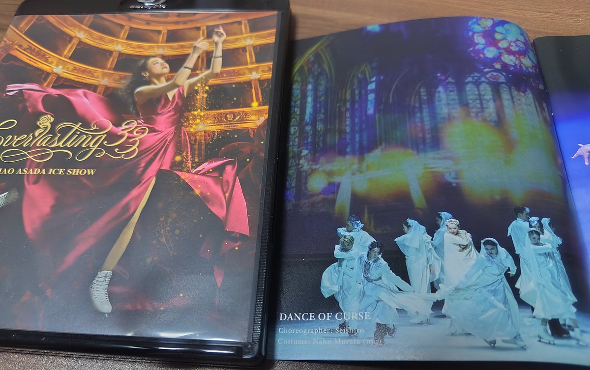 uninomao86's tweet photo. 今トレンドにあがっている「天空のエスカフローネ」というアニメの「DANCE　OF　CURSU」という曲は、浅田真央のアイスショーのオープニングに使われた曲だったのね！
一発目から痺れるくらいカッコいい曲で、生オーケストラで迫力満点だった。
アニメも面白そう！

＃浅田真央
#エスカフローネ https://t.co/sHaGBDLw8z