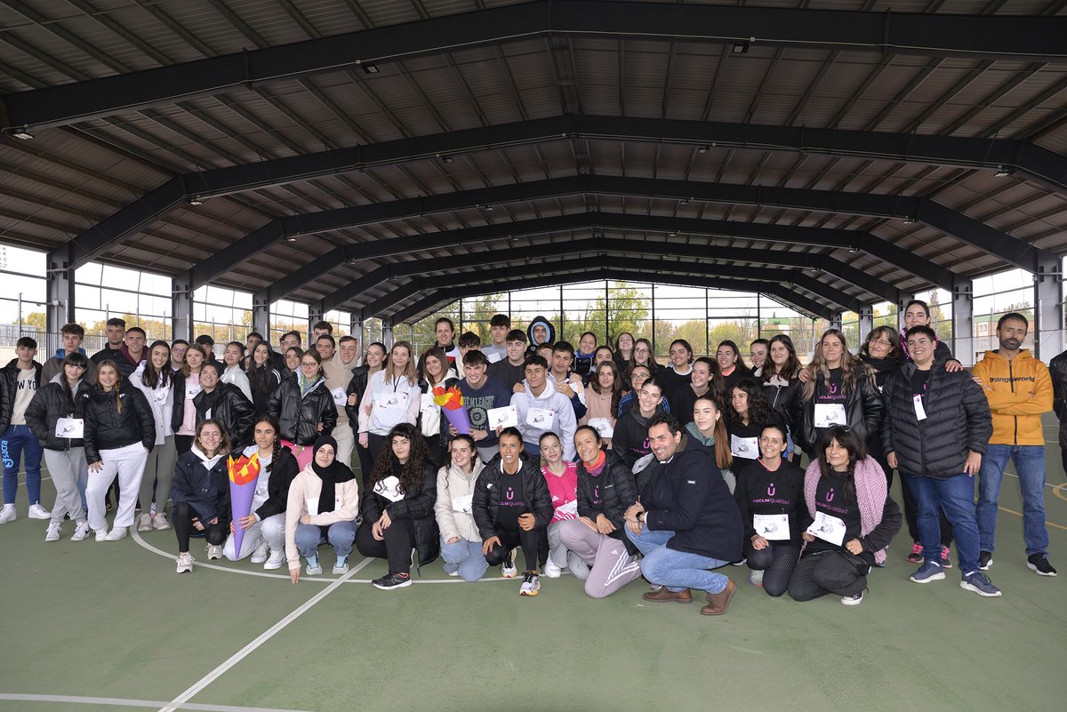 Estudiantes del Campus de Ciudad Real marchan contra la violencia machista encabezados por la atleta Gemma Arenas en una iniciativa de <a href="/FEdCR_oficial/">Facultad de Educación de Ciudad Real (UCLM)</a> 
uclm.es/noticias/notic…