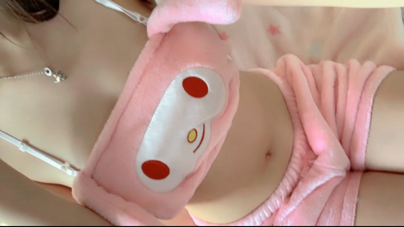 zoyalolow's tweet photo. Cute pink😆😆 https://t.co/4jymdh9BHp