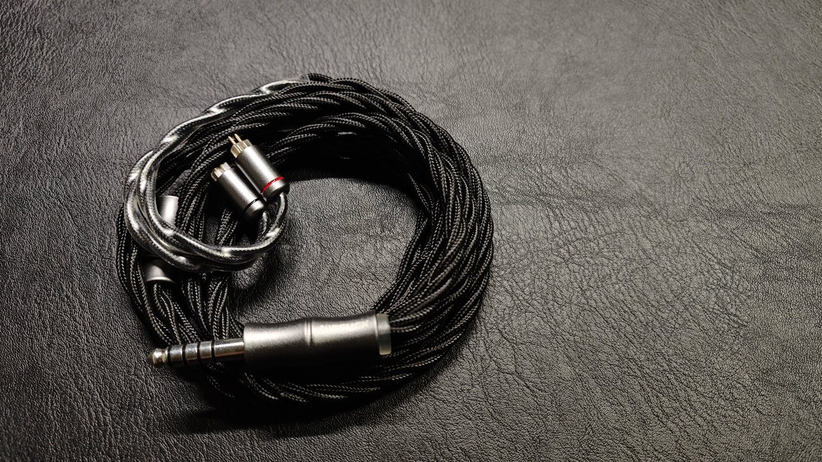 kimupax2's tweet photo. My new cable!
我が家にも届きました♪
NICEHCK の珍しい?銀プラグBlackJam
確かに銀色だ✨
セール前の発売初日に買っちゃいました♪
#NICEHCK #BlackJam https://t.co/xZRxFW8KbF