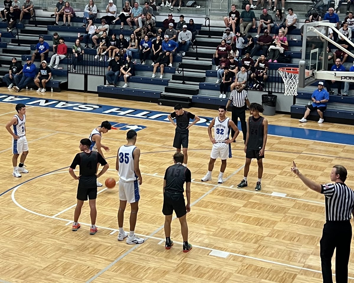 Congratulations to the South San Antonio High School Boys Varsity Basketball team as they defeated Floresville 61-49 in their season opener! Next up for the Bobcats will be at Corpus Christi Flour Bluff on Friday Nov. 15, 2024. Go Bobcats! #PawsUp
