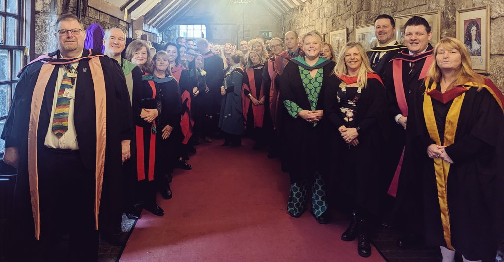 Congratulations to all of our students graduating this afternoon 🎉🎓