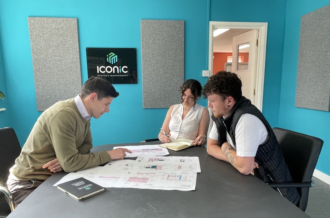 ProjectIconic's tweet image. 🚀 Kickstart your construction management career with Iconic Project Management! Almost half of our team began as apprentices. Earn a degree, gain experience, &amp;amp; become a RICS chartered surveyor—all debt-free! 💼💸 #Apprenticeship #ConstructionCareers #EarnAsYouLearn