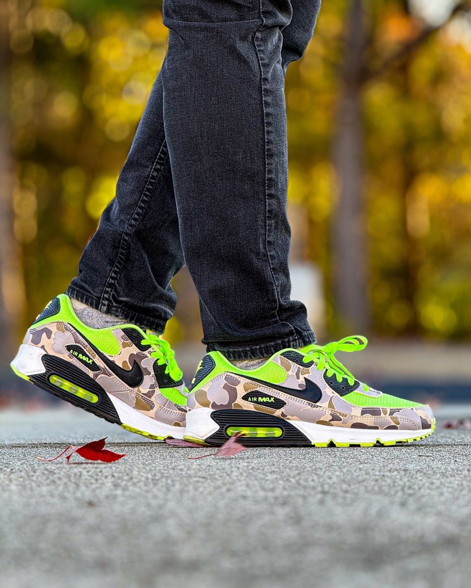 air max 90 green camo on feet
