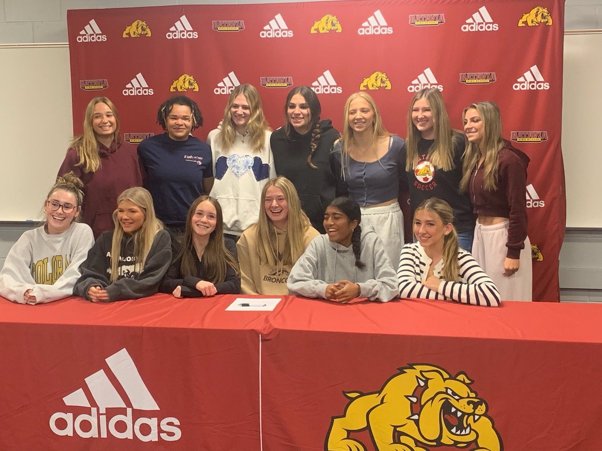 bataviasoccer15's tweet photo. Congratulations to Reagan Sulaver - officially a Bronco! Thanks to all who came out to celebrate Reagan this morning. https://t.co/koJW8ehZW0
