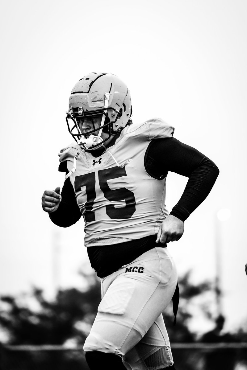 I'm proud of my High School career, my teammates, and every coach that has prepared me for my next step. I am committed to the Harding 🦬.  #Brotherhood <a href="/CoachBigHU/">Trevon Biglow</a> <a href="/Harding_FB/">Harding Football</a> <a href="/PaulSimmonsHU/">Paul Simmons</a> <a href="/SpaceCoastO/">Jamie (Coach O) Ostrander</a> <a href="/CoachTillman/">Willie Jamel Tillman</a> <a href="/CoachKnoxMCC/">Knox Robinson</a> <a href="/larryblustein/">Blustein Recruiting</a>