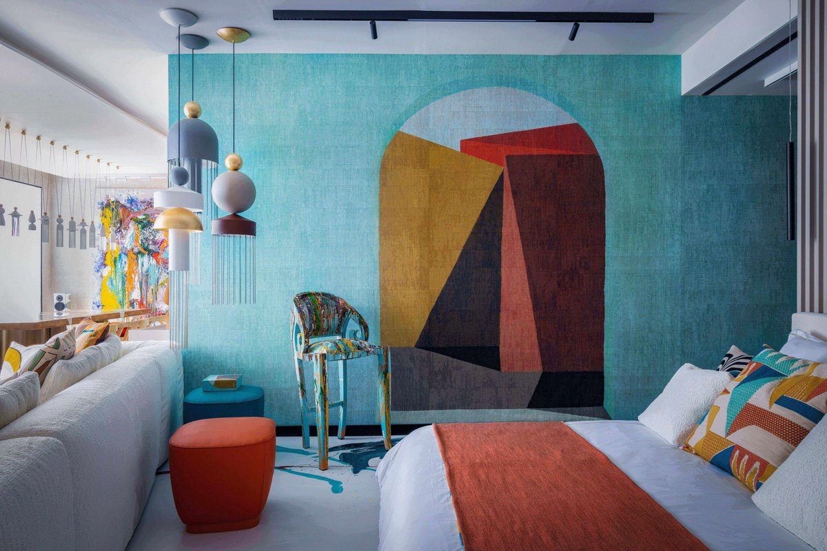 Una ventana al color. Así quedan de impactantes los murales de <a href="/elitisfrance/">Élitis</a>, creando efectos inolvidables como éste que formó parte nuestro espacio La Casa Abierta en @marbelladesignanart 
Foto @palomapachecoturnes