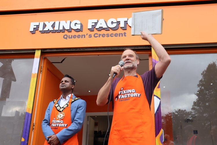 TransitionLdnUK's tweet photo. 3 days to go until our Transition London weekend of goodies! 

On Saturday 16th we will visit sites around North London. Our last site is Camden Fixing Factory @CamdFixFactory 

But first, a little challenge for you (continued in thread)

1/6 https://t.co/RnprqdzfES