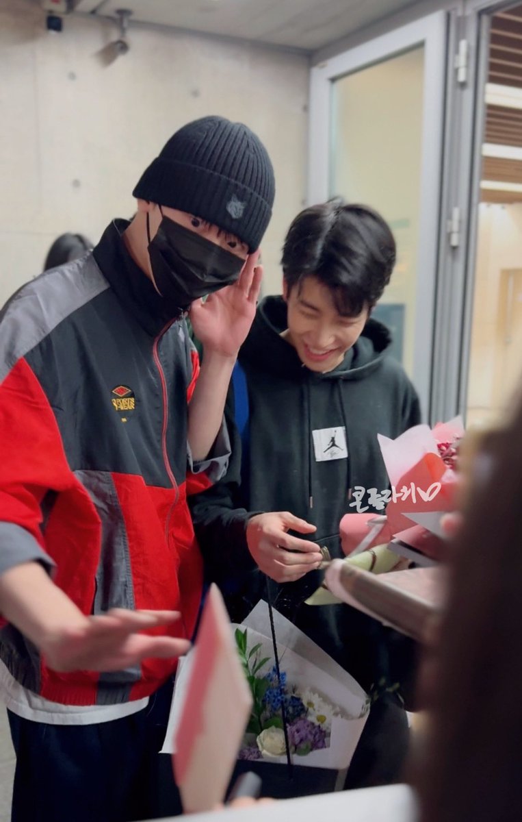sanhathinker's tweet photo. HAPPY BIRTHDAY MJ 🧡🎂 sanha will always be there to love, support, and protect you (seriously and unseriously 🤭)

#봄날의_해피바이러스_엠제이_HBD
 https://t.co/Bzt4LrXUa6