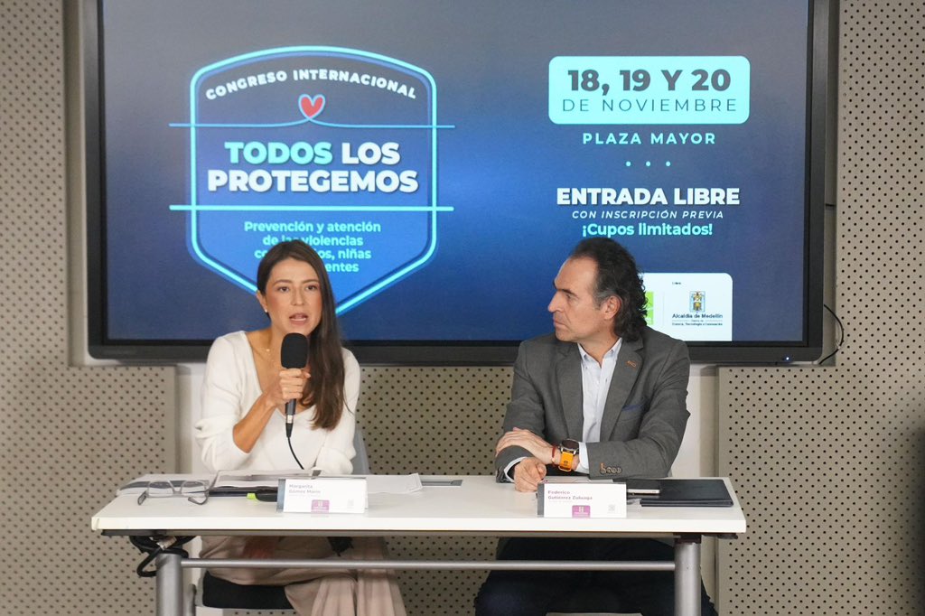 FicoGutierrez's tweet photo. Junto a mi esposa, Márgara, anunciamos el Congreso Internacional Todos Los Protegemos del 18 al 20 de noviembre en Plaza Mayor.🙌🏻

No paramos. Los delitos contra los niños, niñas y adolescentes son una realidad, una que jamás vamos a esconder. Por el contrario, estamos visibizándola y generando compromisos concretos para su prevención y erradicación.
