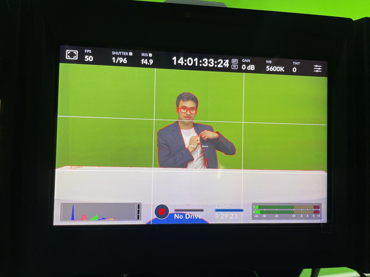 lsfmdmediaopps's tweet photo. Getting ready to broadcast with #HekHasan taking the news anchor role today ⁦@_ByteNews_⁩ ⁦@UniWestLondon⁩ #journalism https://t.co/ybx0mWvd34