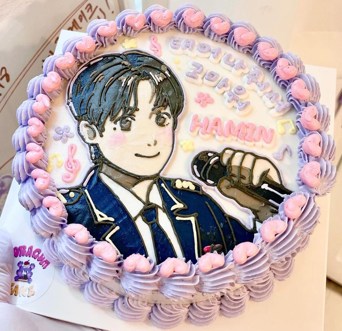 <a href="/hm_hm1113/">melody</a> 와 함께 생일 광고를 디자인해서 무사히 내보내고, 케이크도 배달할 수 있어서 정말 좋았어!! 여러가지로 힘들지만 하민이가 기뻐한다면 그걸로 충분해🎉🎂✨💕

#HAPPY_HAMIN_DAY
#HAMIN #하민 
#BXB #비엑스비 
<a href="/BXB_twt/">BXB</a> 
<a href="/BXB_wolfburn/">BXB Official</a> 
<a href="/BXB_JP_Official/">BXB JAPAN OFFICIAL</a>
