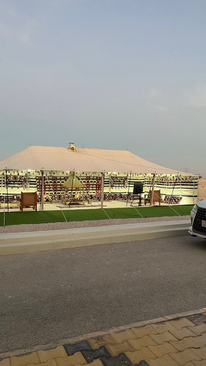 ماعندي إلا قلب واحد ومسروق 
والسارق اللي سارقه جايز لي ❤️