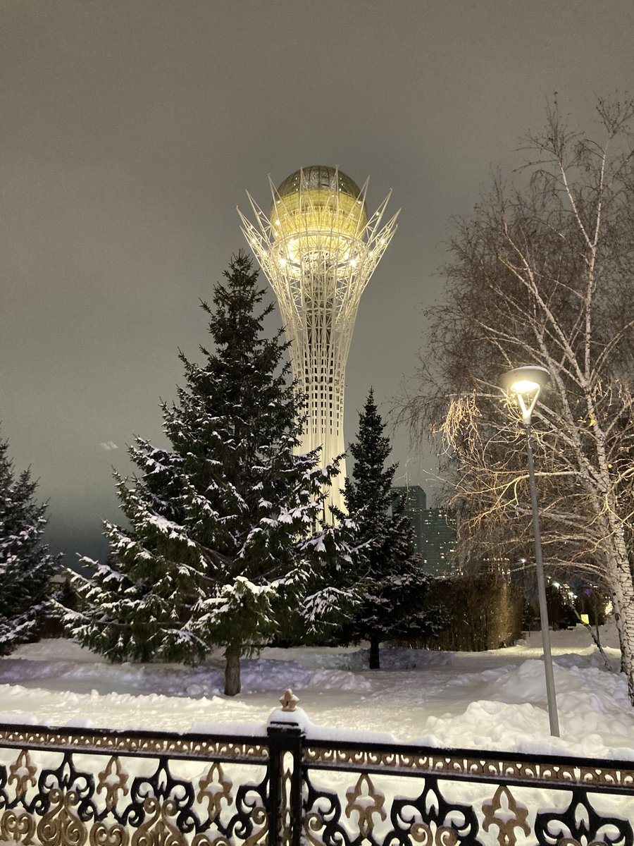 SeanMelbourne2's tweet photo. Stuck in traffic on my way to the 🇵🇱 National Day reception. Still, the view is pretty 🤩 #Astana #Baiterek https://t.co/FakjP8Blhn
