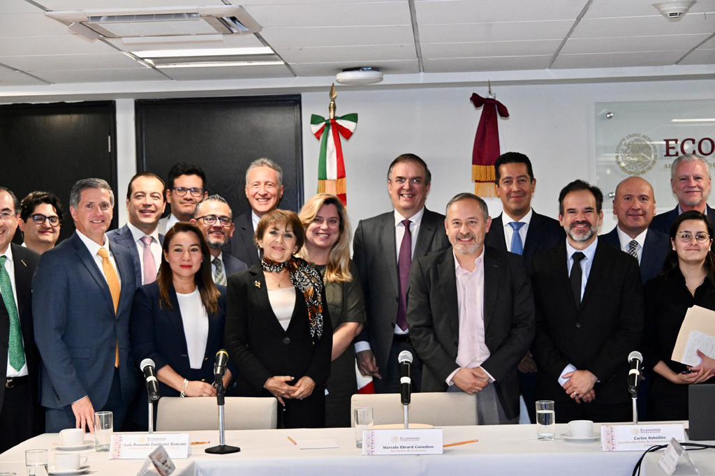 La alianza 🤝 entre sector privado, público y academia es la fórmula para capitalizar la oportunidad de relocalización de cadenas productivas y fortalecer la integración 🇲🇽🇺🇸. 

Agradecemos a <a href="/m_ebrard/">Marcelo Ebrard C.</a> <a href="/SE_mx/">Economía México</a> la apertura para seguir impulsando el #PlanMaestro de Semiconductores.