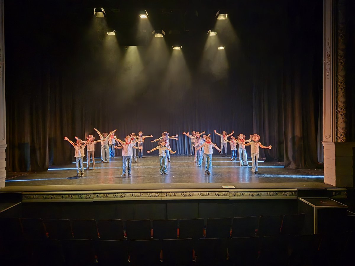 EddonMrs's tweet photo. @HaxbyRoad Dance team have finished their technical rehearsal and are so excited for the Everybody Dance Festival this evening! https://t.co/H1z5jzeiv0