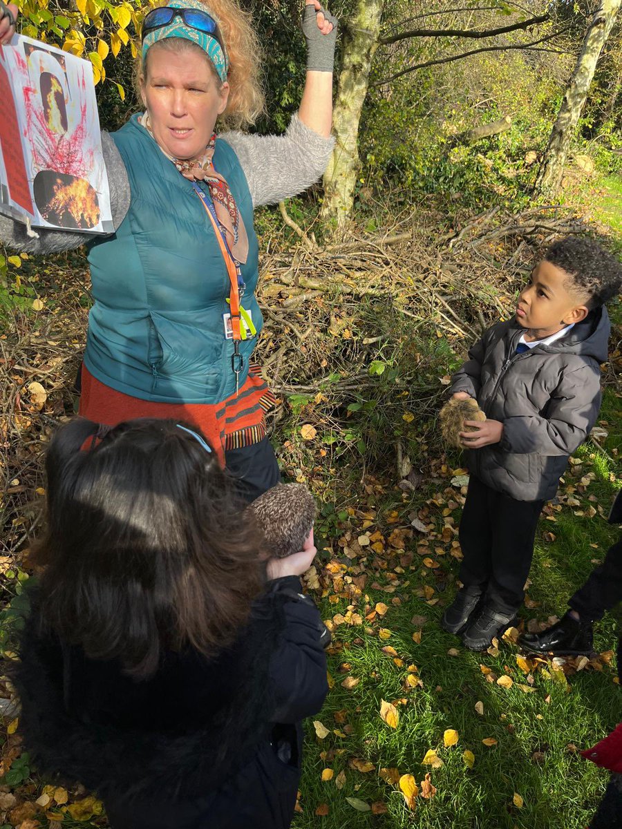 Fosse_TMET's tweet photo. 1SA have had a wonderful day at the Attenborough Arboretum today! Exploring seasonal change has been so much fun! We have walked, danced and painted with mud! #fmenrichment #fmscience ππ https://t.co/AAjIQYSf3q