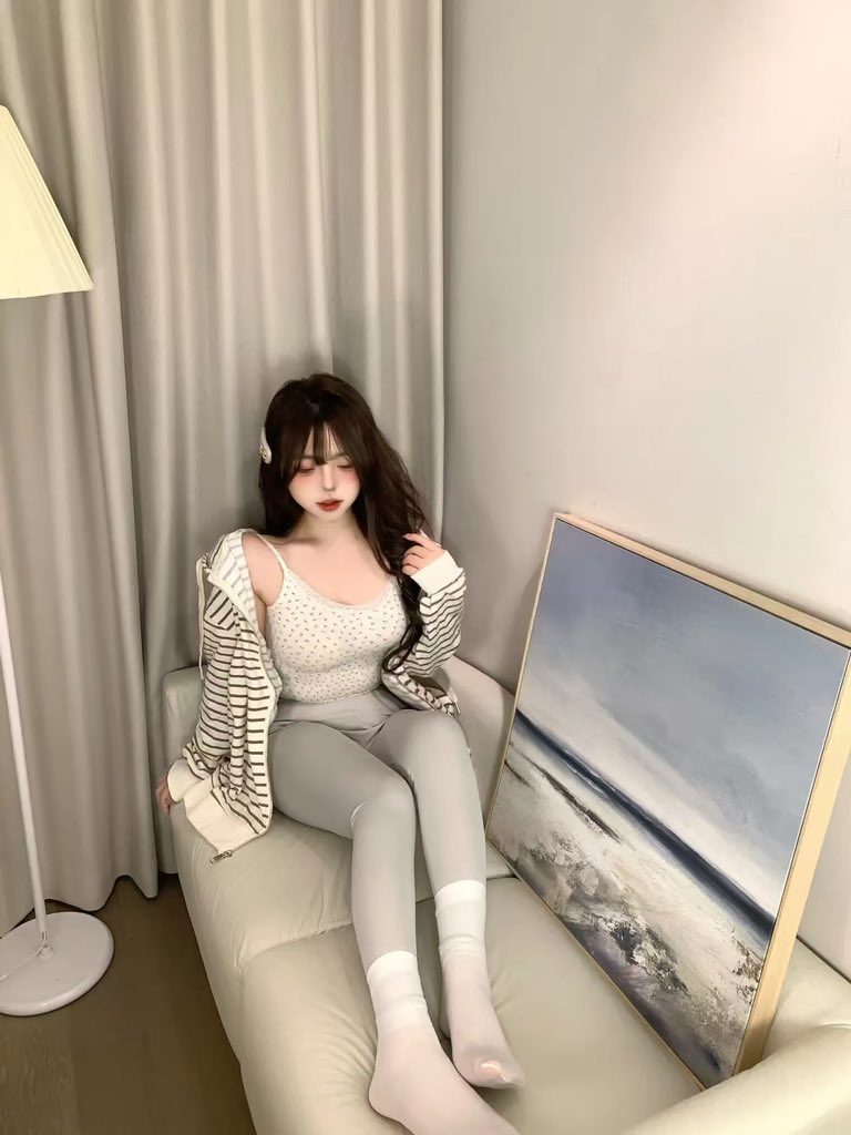 晚上好呀~ 好无聊呀 有人线下一起玩嘛？
#门槛 #线下 #爸爸活 #骚货 #母狗 #萝莉 #一日女友 #金主爸爸